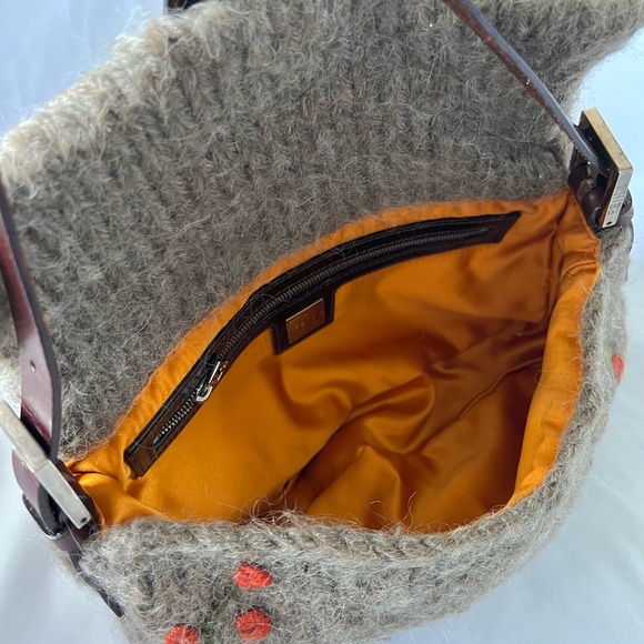 ✨SOLD✨ RARE Fendi Wool Cherry Blossom Baguette - Picture 11 of 13